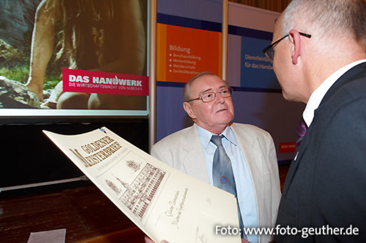Impressionen der Festveranstaltung anlässlich der Verleihung der goldenen Meisterbriefe 2011. Bild: 46