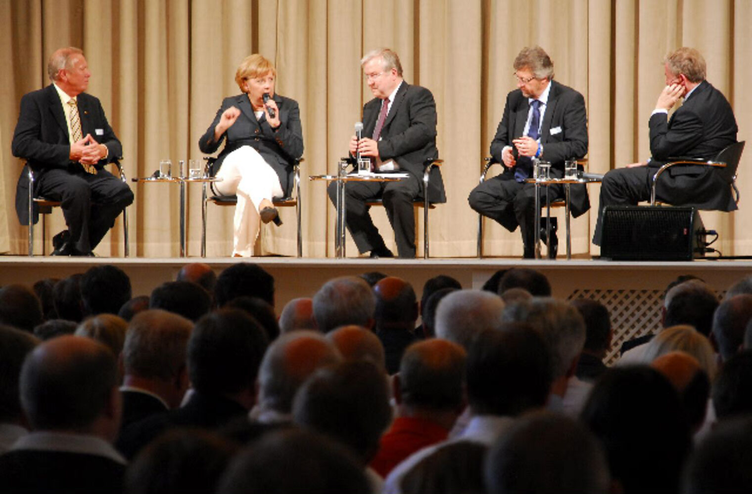 Mitteldeutsche Wirtschaft im Dialog mit der Bundeskanzlerin am 3. Juli 2009. Bild: IHK Halle-Dessau