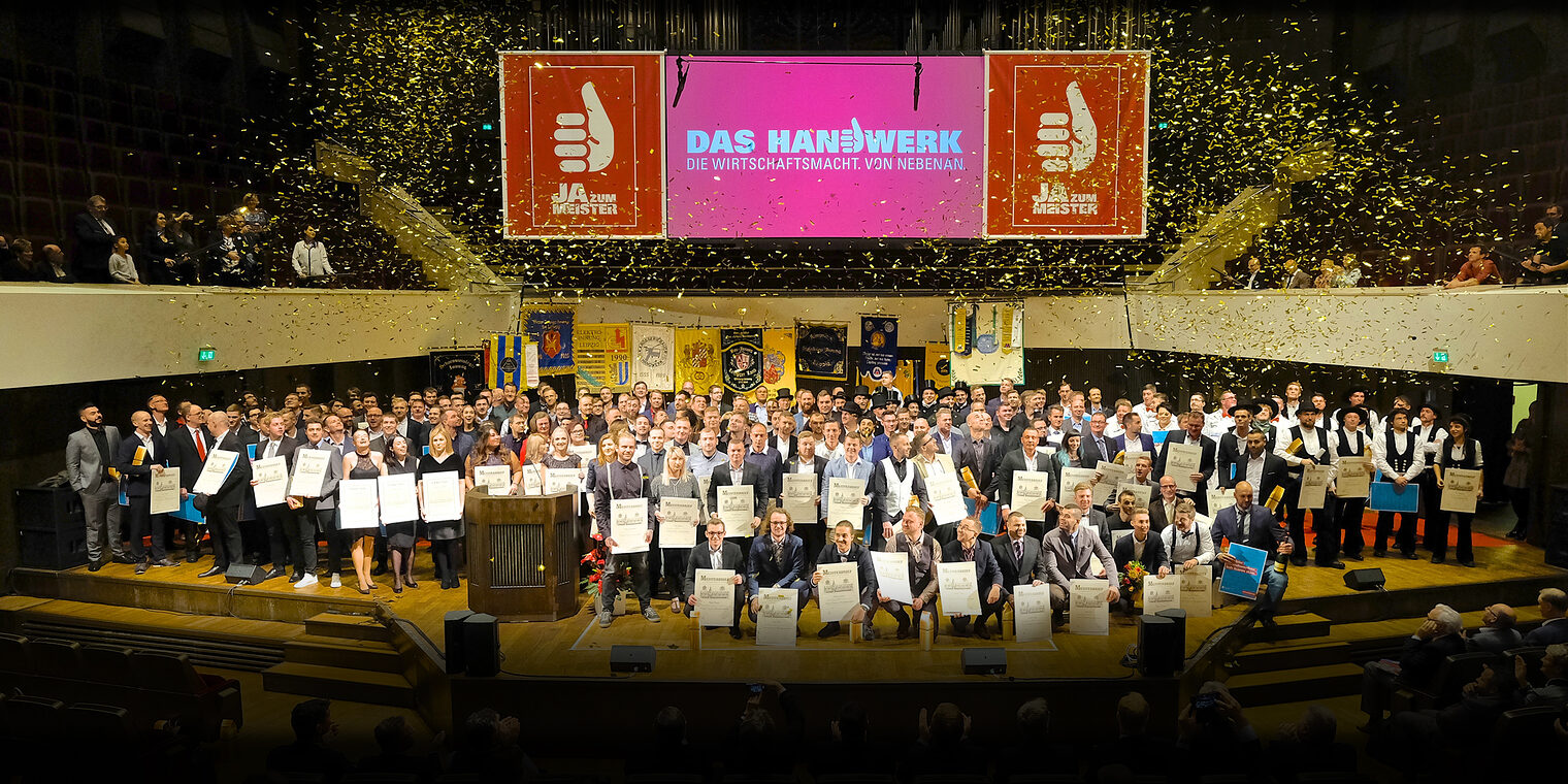 Gruppenbild: Meisterfeier der Handwerkskammer zu Leipzig am 16. November 2019.