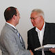 Auszeichnungsveranstaltung "Bewährter Ausbildungsbetrieb" 2009 (Matthias Forßbohm beglückwünscht Herrn Graupner von der Graupner GmbH zur Auszeichnung als bewährter Ausbildungsbetrieb.) 