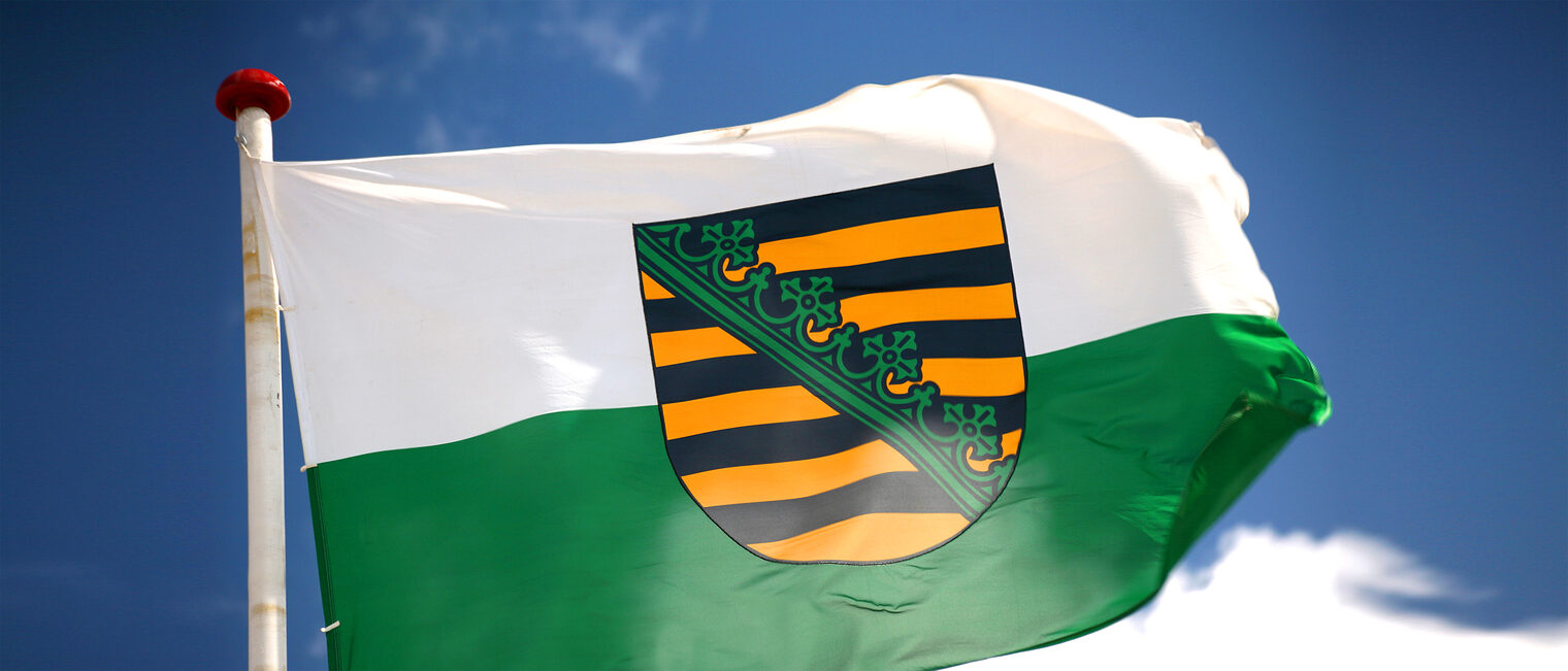 Sachsen, Fahne, Flagge. Bild: Martina Berg / fotolia.com