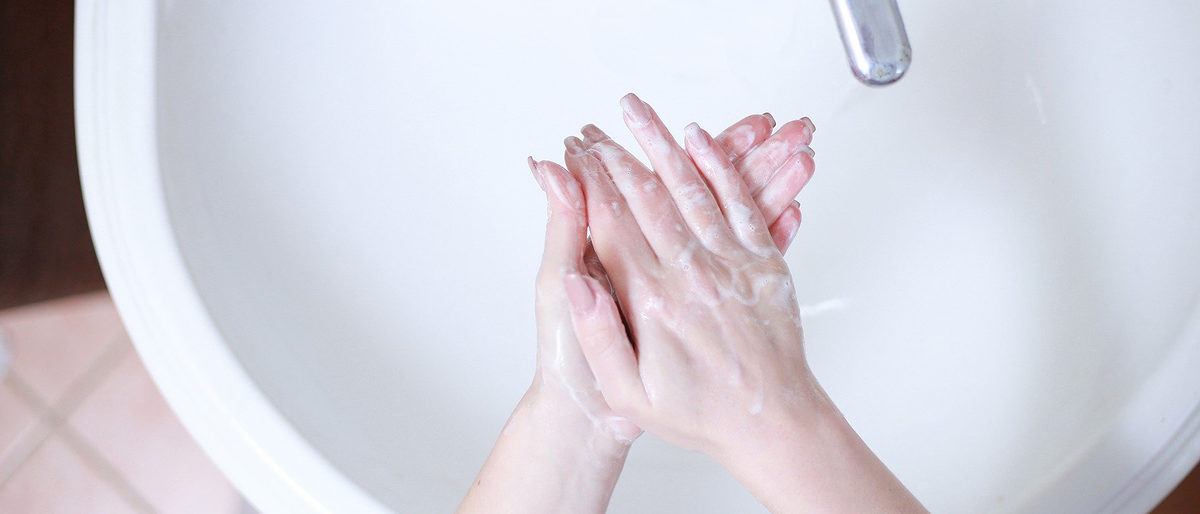 Händewaschen / Hygienemaßnahme. Bild: Martin Slavoljubovski / pixabay.com