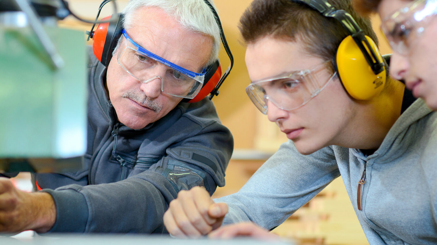 Woodwork apprenticeship Schlagwort(e): _#C_10706, _#M_Phomar_Hugo, _#M_Phomar_Leo, _#M_Phosou_Jean, apprentice, apprenticeship, building, carpenter, carpentry, construction, craft, craftsman, cutting, factory, gloves, goggles, headphones, indoors, industrial, industry, intern, laborer, machine, man, manual, occupation, persons, plank, production, professional, profile, protection, senior, standing, teach, training, view, wood, wood apprentice, work, worker, workshop, apprentice, apprenticeship, building, carpenter, carpentry, construction, craft, craftsman, cutting, factory, gloves, goggles, headphones, indoors, industrial, industry, intern, laborer, machine, man, manual, occupation, persons, plank, production, professional, profile, protection, senior, standing, teach, training, view, wood, wood apprentice, work, worker, workshop