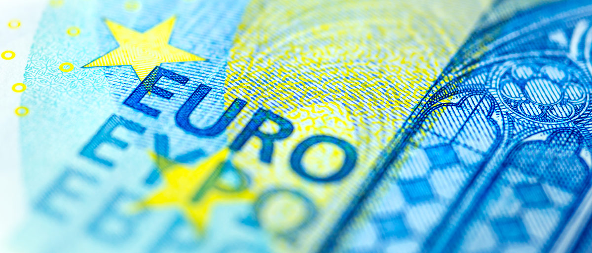 Geld / Euro-Banknote in einer Makroaufnahme. Bild: AB Visual Arts / stock.adobe.com
