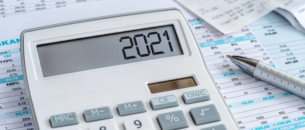 A calculator with the 2021 on the display Schlagwort(e): calculator, 2021, money, finance, cash, business, accounting, bank, banking, investment, financial, savings, payment, invest, income, capital, profit, economy, cost, finances, billing, balance, bookkeeping, budget, save, note, costs, account, financing, interest, earnings, calculate, text, pay, concept, expenditure, calculation, year, revenue, forecasts, risk, tax, stock market, stocks, credit, loss, return, debt