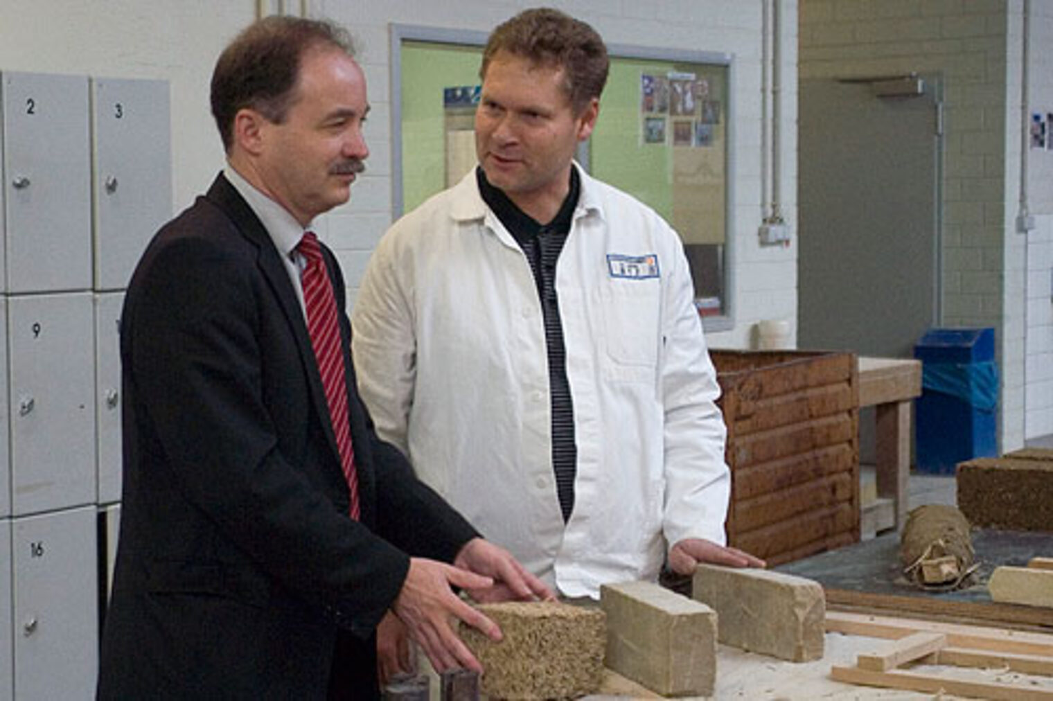 Besuch des sächsischen Staatsministers für Wirtschaft, Arbeit und Verkehr, Sven Morlok, im Bildungs- und Technologiezentrum der Handwerkskammer zu Leipzig.