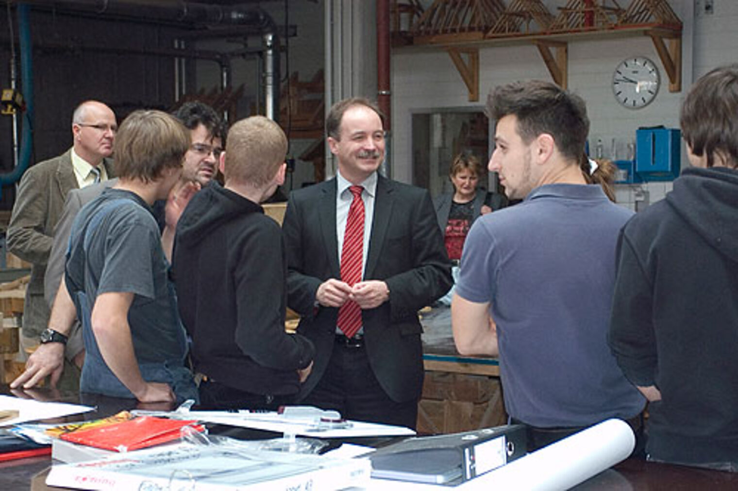 Besuch des sächsischen Staatsministers für Wirtschaft, Arbeit und Verkehr, Sven Morlok, im Bildungs- und Technologiezentrum der Handwerkskammer zu Leipzig.