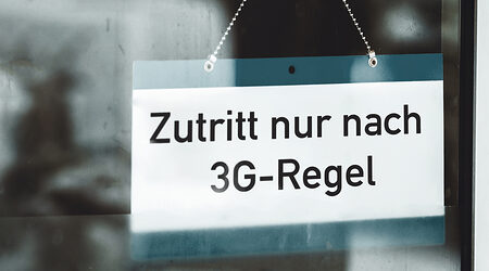 3G / 3-G-Hinweis. Bild: Bihlmayerfotografie / stock.adobe.com