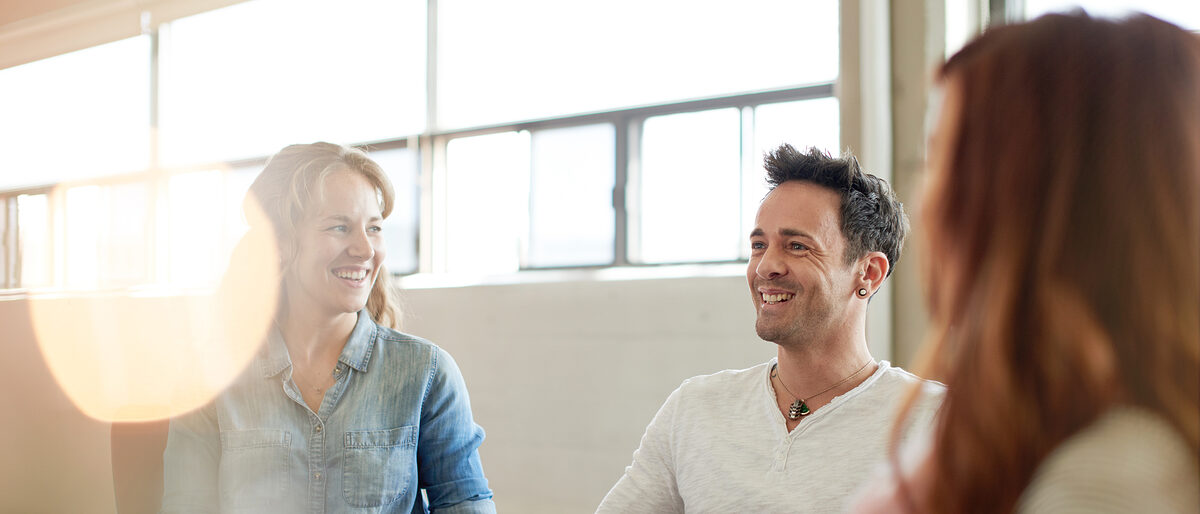 Brainstorming, Beratung, Diskussion. Bild: AYAimages / stock.adobe.com