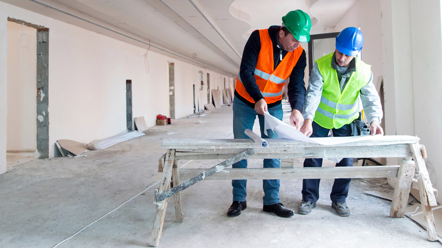 Baustelle, Ausbau, Subunternehmer. Bild: bulentbaris / stock.adobe.com