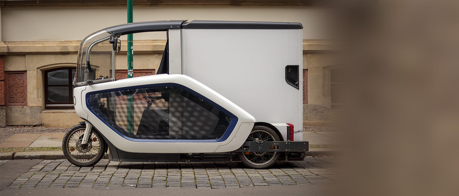 Leichtes Elektrofahrzeug mit Fahrerkabine. Bild: stock.adobe.com / Uwe