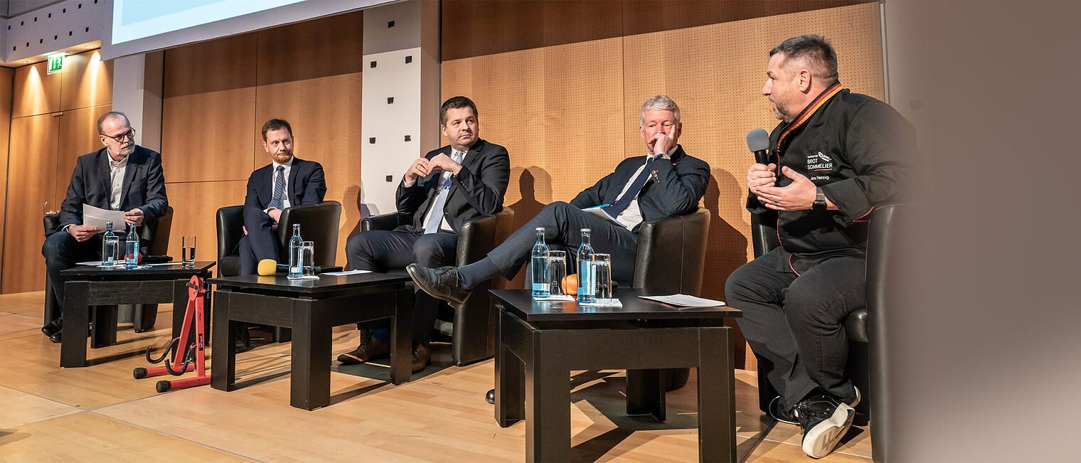 Diskussion beim Handwerkspolitischen Forum Ost am 15. Februar 2023. BIld: Leipziger Messe / Uwe Frauendorf