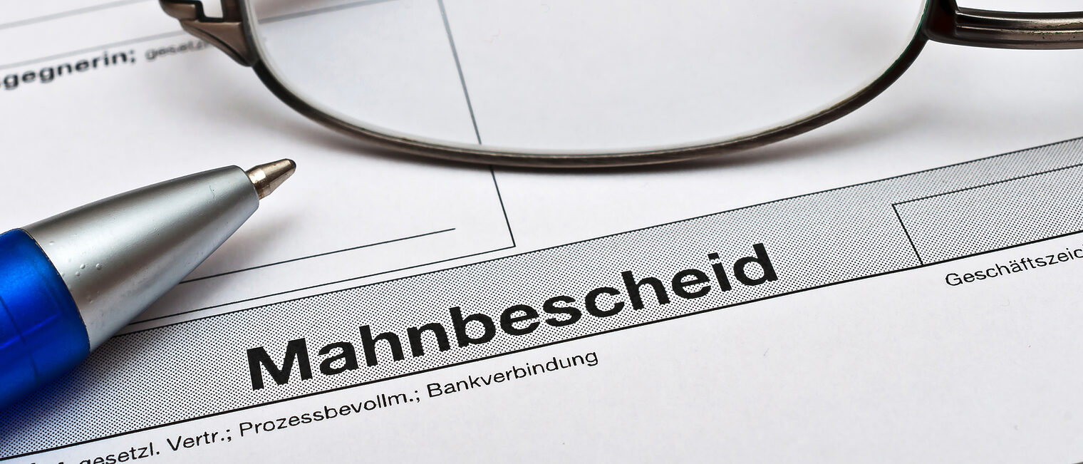 Mahnbescheid, Mahnung und Inkasso. Bild: Stockfotos-MG / stock.adobe.com