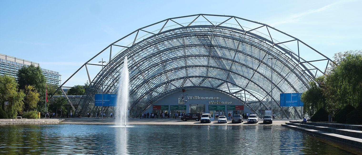 Glashalle der Leipziger Messe. Bild: Anika DOLLMEYER und Rico THUMSER