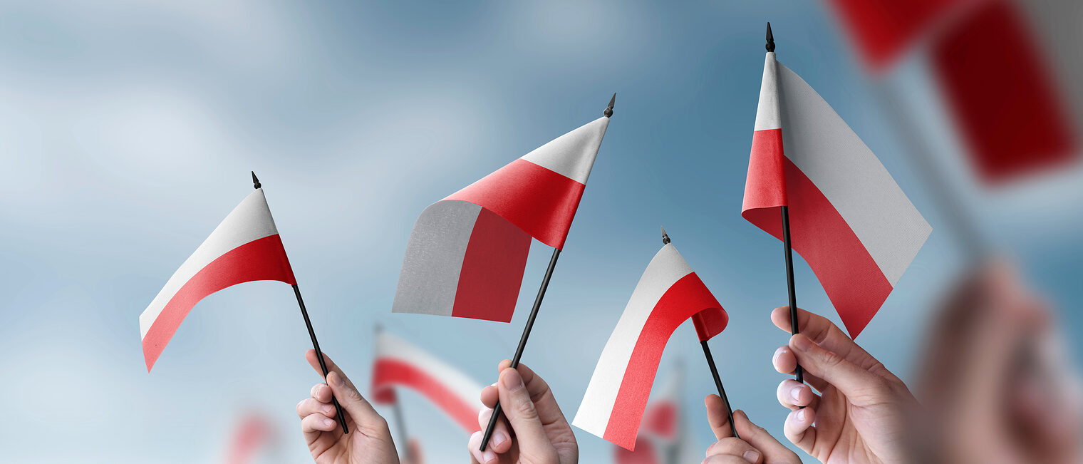 Flaggen von Polen. Bild: butenkow / stock.adobe.com