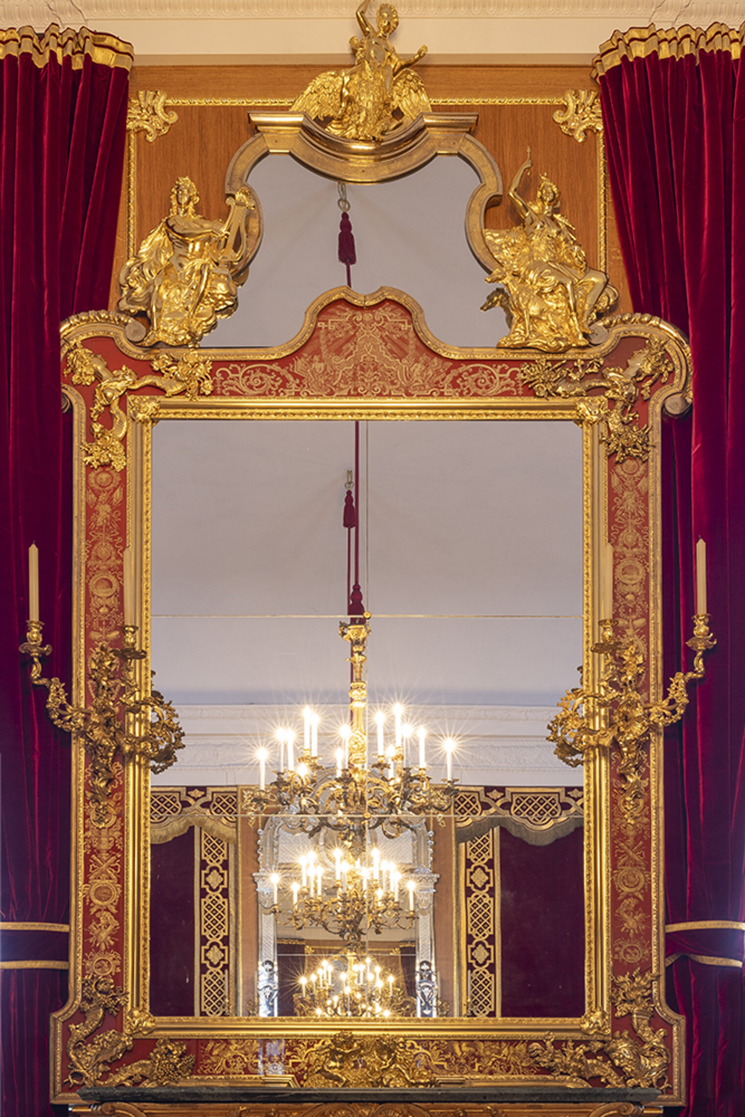 Erster Preis für die Restaurierung und Rekonstruktion der Prunkspiegel von 1719 in den Paraderäumen des Residenzschlosses Dresden an Mario Lorenz 2024