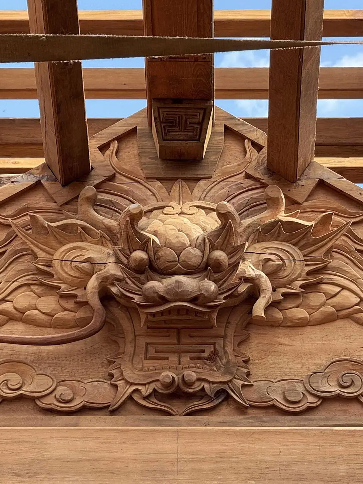 Vietnamesischer Tempelbau in Taucha – traditionelle vietnamesische Holzbaukunst.