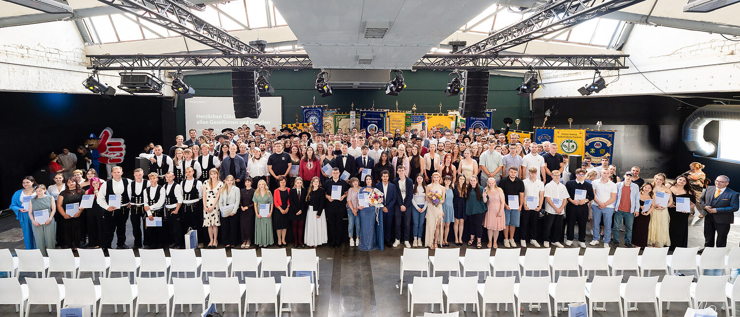 Gruppenbild der Gesellenfreisprechung im September 2026.
