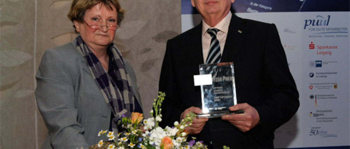 PUULitzer Preis 2010 für die Frank Fahrzeugbau GmbH aus Makranstädt. Hier Geschäftsführer Klaus Frank mit Sigrid Zimmermann, Hauptgeschäftsführerin der Handwerkskammer zu Leipzig. Bild: PUUL GmbH