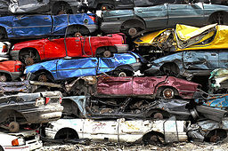 Autoverwertung. Bild: pixelio.de - Stephan Wengelinski
