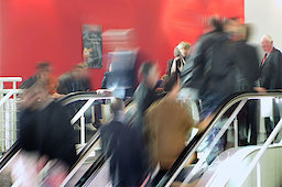 Rolltreppe auf einer Messe. Bild: pixelio.de - Rainer Sturm