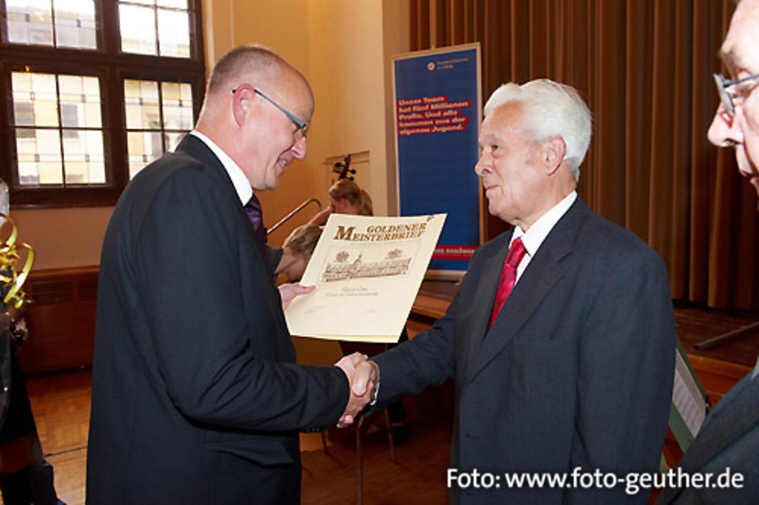 Impressionen der Festveranstaltung anlässlich der Verleihung der goldenen Meisterbriefe 2011. Bild: 13