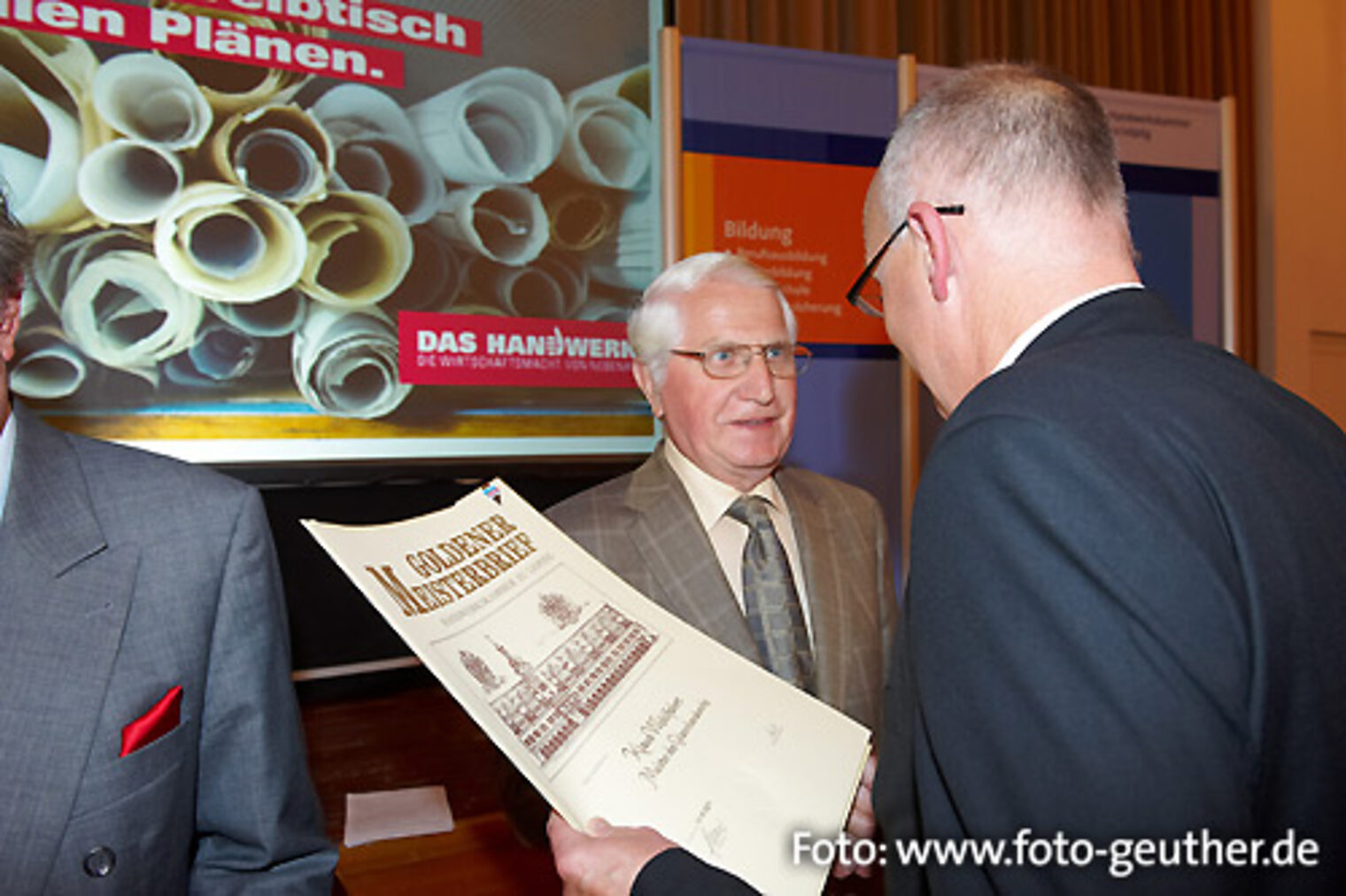 Impressionen der Festveranstaltung anlässlich der Verleihung der goldenen Meisterbriefe 2011. Bild: 40