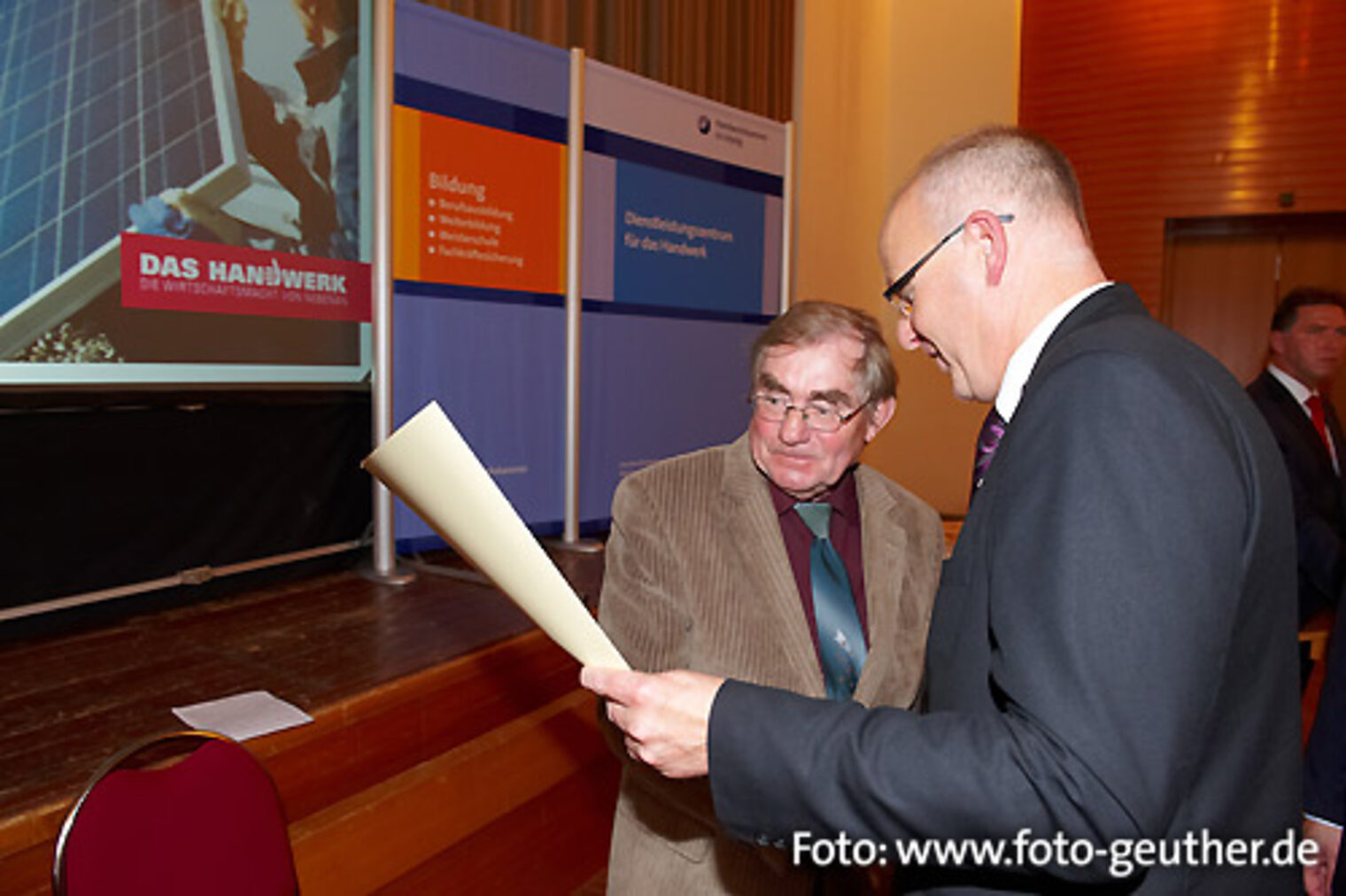 Impressionen der Festveranstaltung anlässlich der Verleihung der goldenen Meisterbriefe 2011. Bild: 42