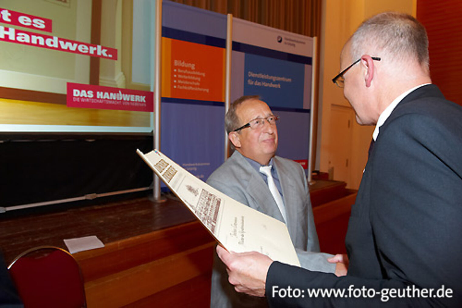 Impressionen der Festveranstaltung anlässlich der Verleihung der goldenen Meisterbriefe 2011. Bild: 45