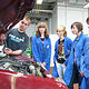 Girls' Day 2009 im BTZ: Lehrlinge zeigten jungen Frauen den Kfz-Bereich 