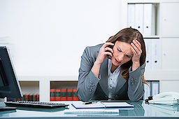 Stress im Büro. Bild: fotolia.com - Picture-Factory