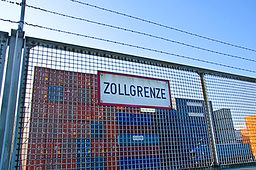 Zoll. Bild: fotolia.com - Calado