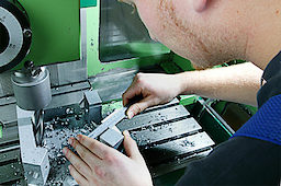 Metallbauer. Bild: www.amh-online.de