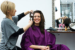 Friseursalon. Bild: fotolia.com - bertys30