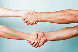 Hand in Hand. Bild: fotolia.com - zakokor