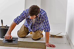 Fliesen-, Platten- und Mosaiklegerhandwerk. Bild: fotolia.com - CandyBox-Images