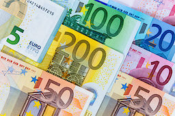 Geld. Bild: fotolia.com - mkos83