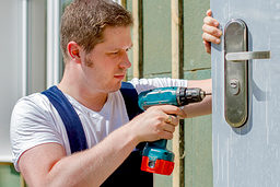 Handwerker, Sicherheitssystem, Tür, Hausbau, Metallbauer, Feinwerkmechaniker