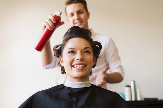 Friseurhandwerk. Bild: fotolia.com - Syda Productions