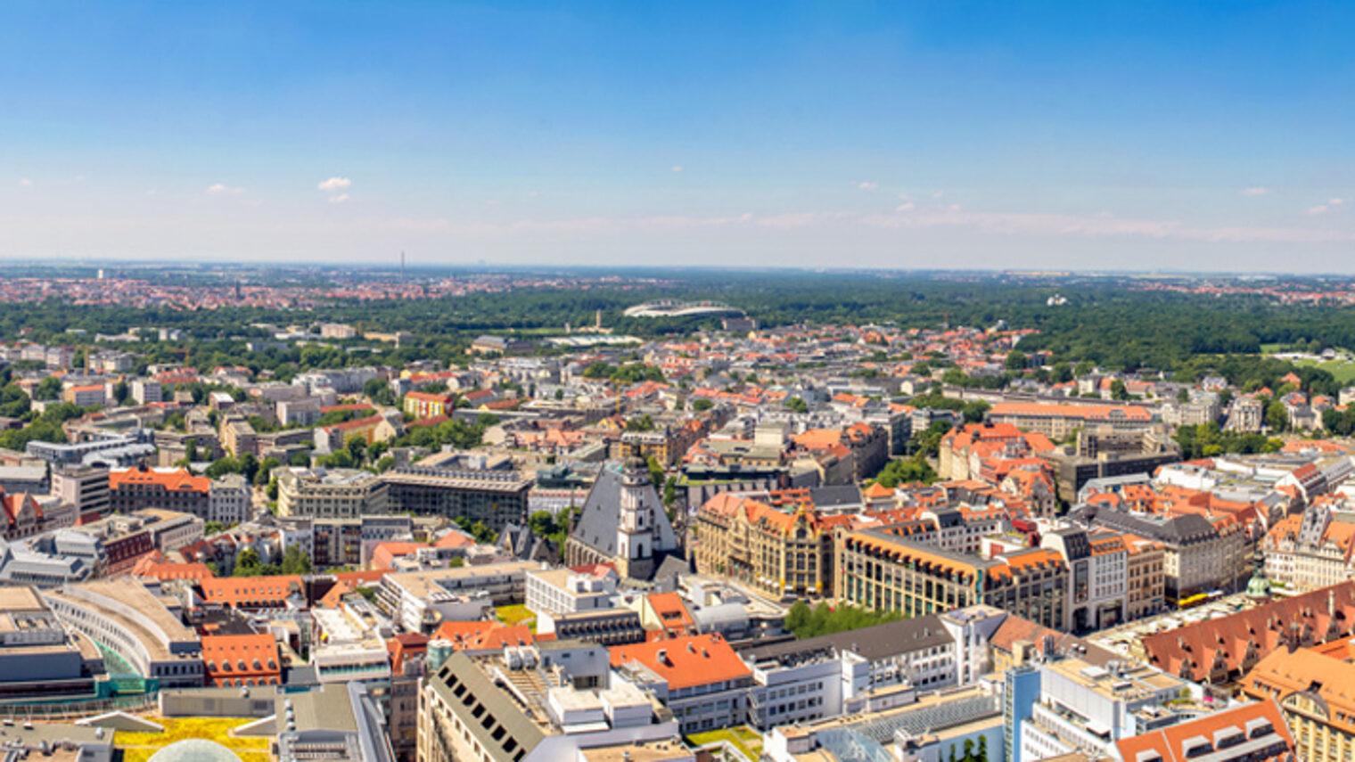 leipzig, markt, rathaus, altes rathaus, neues rathaus, vlkerschlachtdenkmal, thomaskirche, stadtlandschaft, panorama, berblick, luftaufnahme, markt, marktplatz, altes rathaus, die alte waage, rathaus, knigshaus, barthel hof, sachsen, ostdeutschland, deutschland, zentrum, altstadt, platz, sehenswrdigkeit, sehenswert, urlaub, erholung, ferien, ferienziel, erleben, reiseziel, tourismus, touristisch, niemand, hintergrund, tageslicht, orientierungspunkt, reisen, unterwegs, ausflug, ausflugsziel, wahrzeichen, bekannt, berhmt, textfreiraum, freiraum