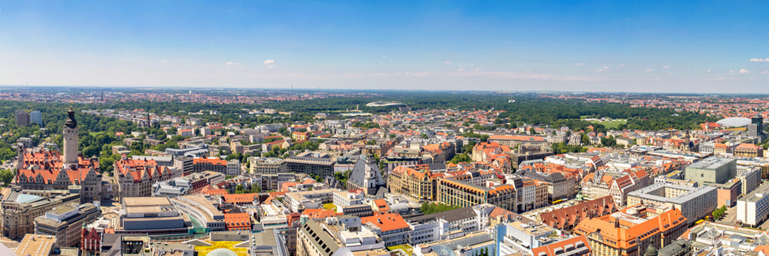 leipzig, markt, rathaus, altes rathaus, neues rathaus, vlkerschlachtdenkmal, thomaskirche, stadtlandschaft, panorama, berblick, luftaufnahme, markt, marktplatz, altes rathaus, die alte waage, rathaus, knigshaus, barthel hof, sachsen, ostdeutschland, deutschland, zentrum, altstadt, platz, sehenswrdigkeit, sehenswert, urlaub, erholung, ferien, ferienziel, erleben, reiseziel, tourismus, touristisch, niemand, hintergrund, tageslicht, orientierungspunkt, reisen, unterwegs, ausflug, ausflugsziel, wahrzeichen, bekannt, berhmt, textfreiraum, freiraum