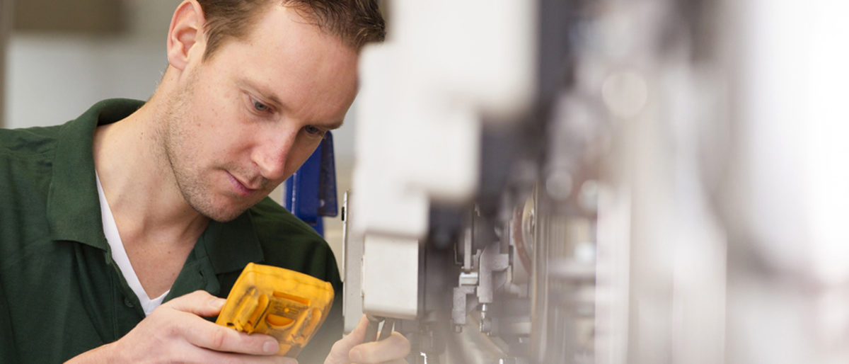 Reparatur, Maschine. Bild: Frank / fotolia.com