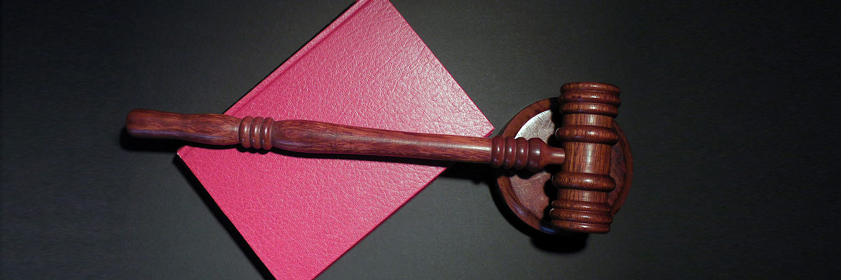 Recht, Gesetz, Buch. Bild: succo / pixabay.com