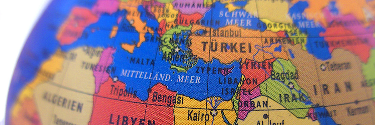 Digital StillCamera Schlagwort(e): libyen, gypten, saudi arabien, sudan, afrika, kairo, riad, assuan, tripolis, mittelmeer, trkei, tschad, jemen, irak, asien, nahost, nah-ost, naher osten, bundeswehr, arabisches meer, putsch, bevlkerung, revolution, krieg, aufstand, religion, islam, landkarte, karte, reisen, kontinent, stadt, land, meer, welt, breitengrade, breitengrad, orientierung, norden, osten, sden, westen, nahaufname, bunt, grenze, grenzen