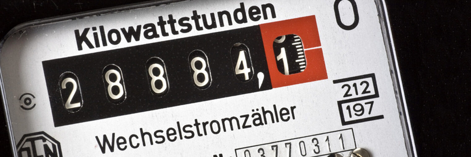 Wechselstromzähler Schlagwort(e): freisteller, freigestellt, Freisteller, Still, Stills, Wechselstromzähler, Stromzähler, Betriebskosten, Nebenkosten, laufende Kosten, Stromkosten, Energiekosten, Zähler, Zählerstand, kWh, Stromverbrauch, Stromnutzung, Energieverbrauch, Messgerät, Elektrizität, elektrisch, Wechselstrom, Elektrozähler, Elektro-Zähler, Kündigung, Stromversorger, Stromanbieter, Betriebskostenabrechnung, Nebenkostenabrechnung, Abrechnung, Rechnung, Jahresrechnung, Stromabrechnunge