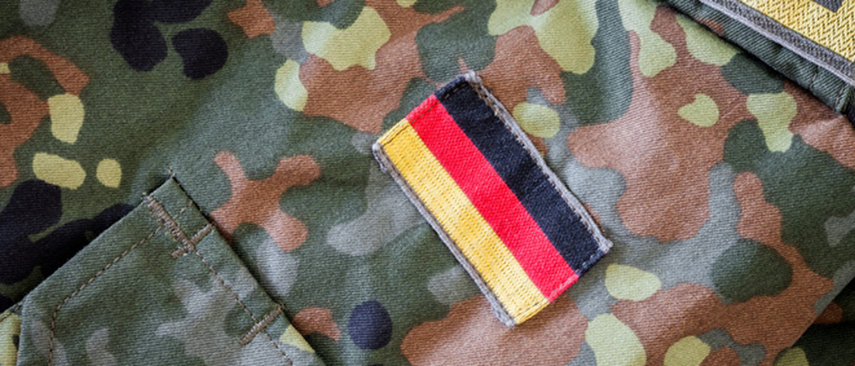 bundeswehr, militr, textur, feld, flagge, dienstgrad, deutsch, jacke, uniform, krieg, abzeichen, armee, soldat, soldaten, hintergrund, geschichte, mann, retro, kleid, tarn druck, bundes-, grn, deutschland, schlacht, camouflage, flecktarn, leiter, offizier, abzeichen, hauptbootsmann, krieg