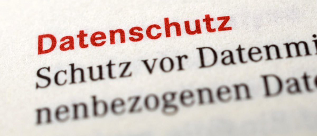 Datenshutz, datenschutzgesetz, datenschutzerklärung, beauftragter, datensicherheit, widerruf, persönliche daten, datenmissbrauch, personenbezogene daten,, spam, datenverarbeitung, informationsgesellschaft, gläserner Mensch, überwachungsstaat, nsa, Überwachung, privatsphäre, Persönlichkeitsrecht, vernetzung,Wort, Text, Lexikon, Wörterbuch, Nahaufnahme, Makro, Definition, deutsch, Schlagwort(e): fotolia, Hochgeladen
