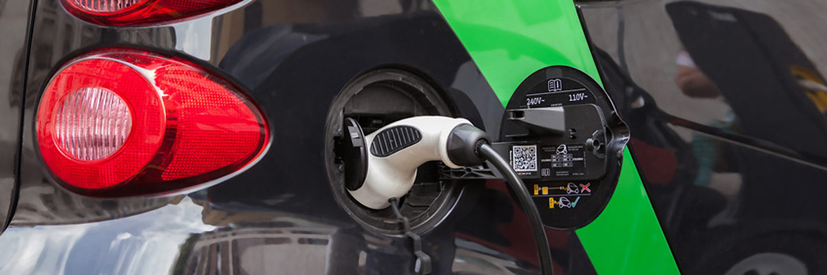 elektroauto, auto, energiesparen, energie, kologisch, umweltfreundlich, alternative, strom, aufladen, co2, elektrisch, klimawandel, elektro, erneuerbar, elektromotor, energiequelle, hybrid, batterie, elektromobil, umwelt, automobilindustrie, fahrzeug, elektromobilitt, kfz, antrieb, kraftstoff, laden, mobil, mobilitt, umweltschutz, pkw, fahren, regenerative, rohstoff, sparsam, sparen, kabel, steckdose, stecker, verbrauch, verkehr, zukunft, stromtankstelle, treibstoff, stromkabel, stromanschluss, umweltverschmutzung, detail, energiesparverordnung