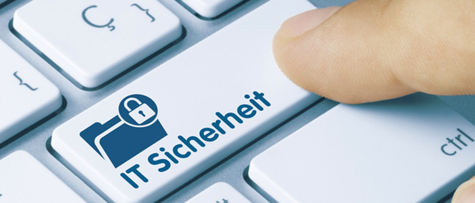 it, sicherheit, tastatur, mappe, absichern, online, risiken, datenschutz, datendiebstahl, datensicherung, datenbertragung, datenklau, sperren, polizei, unternehmen, mrkte, cyberangriff, cyberattacke, daten, digital, digitalisierung, drcken, e-commerce, entertaste, fotohansel, gefhrdung, gesetz, hacker, hardware, internet, internetsicherheit, sicherheitsgesetz, kodiert, kodierung, netzwerk, notebook, onlinehandel, onlineshop, passwort, pc, protokoll, schutz, secure, service, sicher, sichern, sockets, software, strung, crime