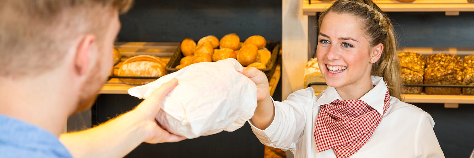 Bäckereifachverkäuferin. Bild: Jens Brueggemann aka Ikonoklast_hh / fotolia.com